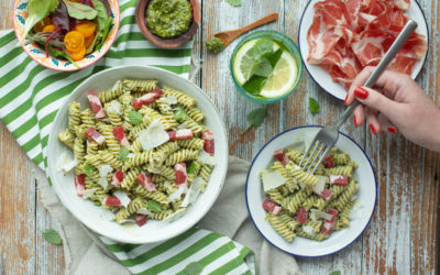 Pasta fredda (fusilli) con Coppa di Parma e pesto di pistacchi
